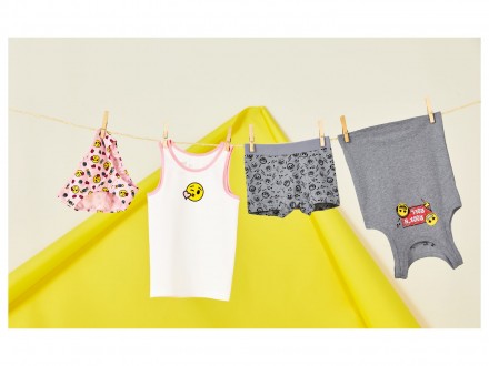 Комплект нижнего белья для девочки с рисунком Emoji. Удобно носить благодаря выс. . фото 5