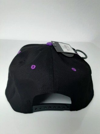 Хлопковая кепка с аппликацией спереди и регулируемой пластиковой застежкой сзади. . фото 5