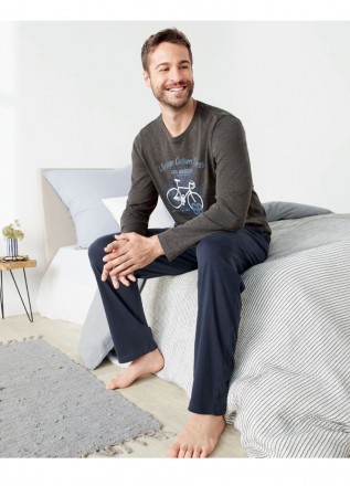 Мужская пижама от Немецкого бренда Livergy. Состоит из реглана и трикотажных хло. . фото 2
