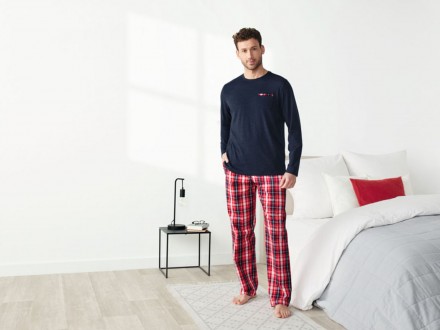 Мужская пижама от Немецкого бренда Livergy. Состоит из реглана и хлопковых штано. . фото 2