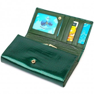 Красивий стильний зелений лакований гаманець з кишенею для монет, виготовлений з. . фото 7