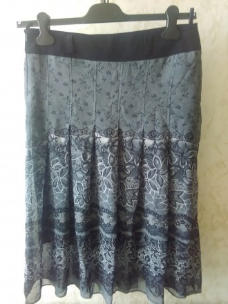 Продам новую женскую юбку производство Турция + вешалка в подарок. Длина юбки 70. . фото 5