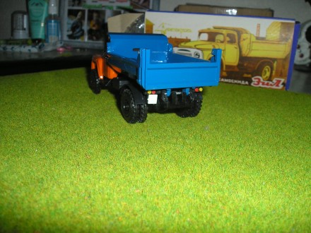 Зил 130 ММЗ 4505 кирпичная кабина- синий кузов.Модель в заводской коробочке (фот. . фото 4
