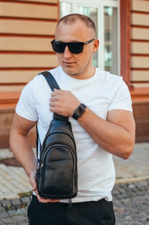 
Мужской кожаный рюкзак-слинг на одно плечо TidinBag 7909 черный
Характеристики
. . фото 6