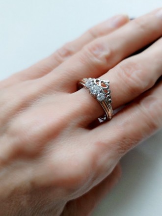 Предлагаю Вашему вниманию
изящное серебряное кольцо в форме короны 18 р-ра (сер. . фото 8