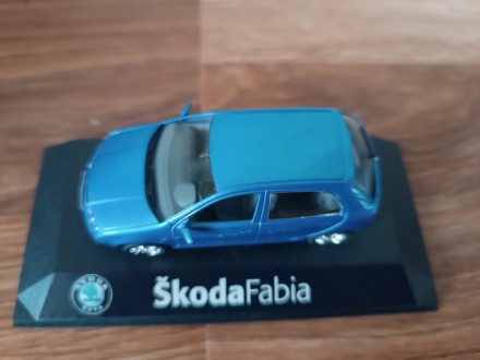 Машинка металлическая Skoda Fabia 1.43. Чехия.
Литая масштабная модель легковог. . фото 7