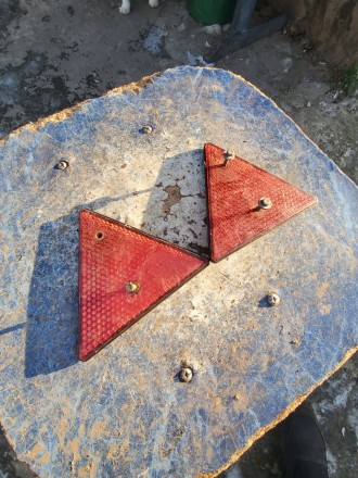 Продам Катафоти відбивачі трикутник червоний катафот вантажівки причепа ідеал СР. . фото 6