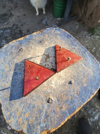 Продам Катафоти відбивачі трикутник червоний катафот вантажівки причепа ідеал СР. . фото 3