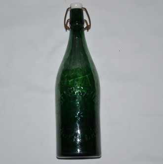 Большая пивная бутылка.
Первая половина прошлого века.
Rosenbrauerei Kaufbeure. . фото 2