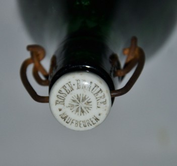 Большая пивная бутылка.
Первая половина прошлого века.
Rosenbrauerei Kaufbeure. . фото 6