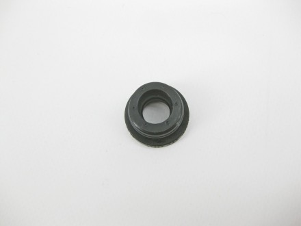 
Резиновая втулка бачка тормозной жидкостина главном тормозном цилиндреA00043115. . фото 2