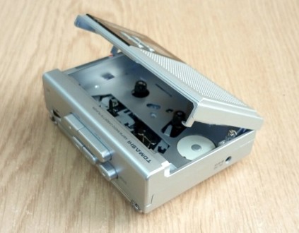 Радиоплеер кассетный TOMASHI, конвертор в MP3, радио FM/AM, со встроенным динами. . фото 4