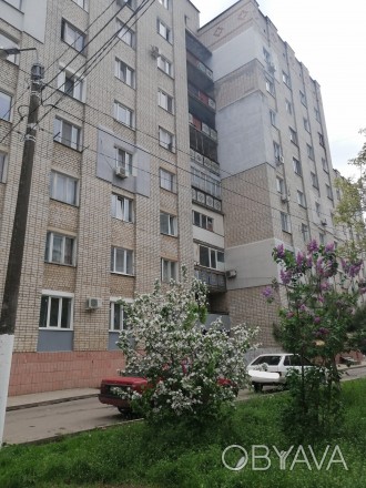 Продаж комуни в місті Чорноморськ. 
Кімната знаходиться на восьмому поверсі. 
В . . фото 1