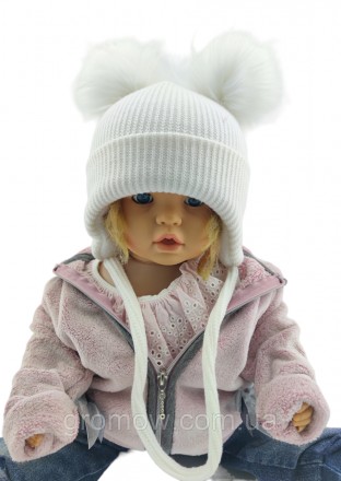 
Тепла в'язана дитяча шапка на зав'язках. Дуже приємна, м'яка та тепла тканина. . . фото 2
