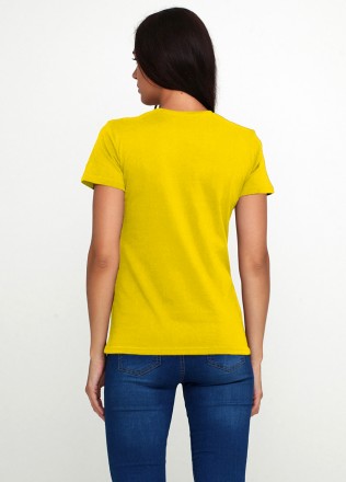 
Желтая женская хлопковая футболка прямого кроя, сшитая из густой и качественной. . фото 3