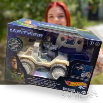 Машина Hot Wheels RC Disney and Pixar Lightyear Battery-Powered Remote-Control S. . фото 1