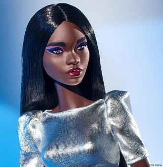 Лялька Барбі колекційна Висока темношкіра з довгим волоссям Barbie Signature Loo. . фото 5