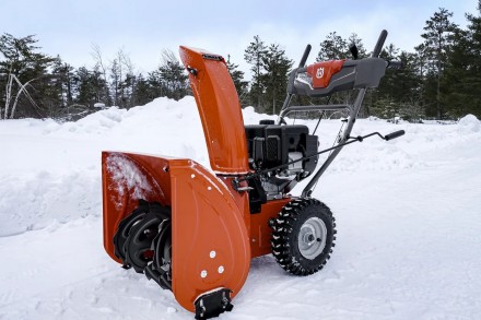Компактний і високоефективний снігоприбирач ST 124 Husqvarna ідеально підходить . . фото 3