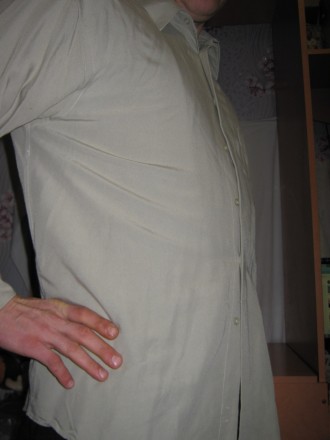  Мужская однотонная рубашка, с длинным рукавом, светлая, однотонная, ткань плотн. . фото 3