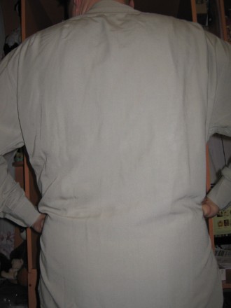  Мужская однотонная рубашка, с длинным рукавом, светлая, однотонная, ткань плотн. . фото 4