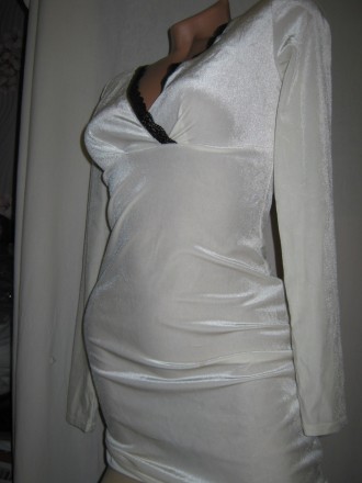  Платье женское велюровое, молочного цвета, декорировано сверху черным гипюром, . . фото 7