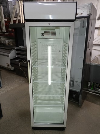 Холодильна шафа Klimasan d 372  має 350 літрів корисного об'єму, висота хол. . фото 3