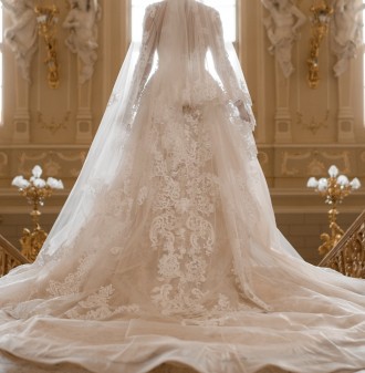 Шикарное свадебное платье .
Италия , оригинал.

Размер 44( подойдет на 42 и н. . фото 7