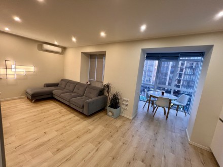 Продам просторную 2-х комнатную квартиру в ЖК Атлант с новым дизайнерским ремонт. Центр. фото 3