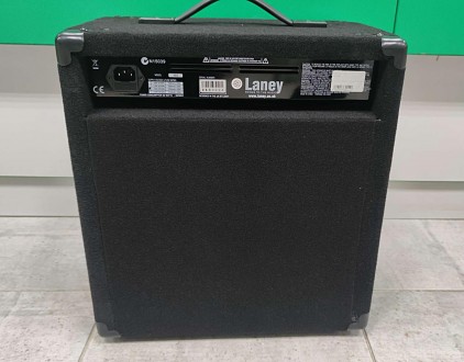 Laney RB2 — басовый комбоусилитель, выполненный в закрытом боксе с отделкой черн. . фото 2