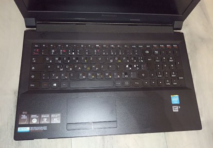 Ноутбук з переду як новий, майже не користувались
від відомого Китайського Брен. . фото 4