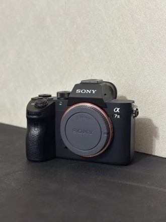 Продаю свою камеру Sony A7 III с китовым объективом 28-70, а так же одна из топо. . фото 3