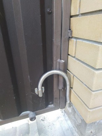
	Гибкий переход дверной, используется для защиты кабеля от повреждения и деформ. . фото 4