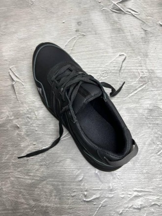Кросівки чоловічі шкіряні Adidas Climacool Black
Виконані з міцних матеріалів, с. . фото 8