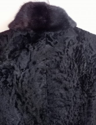 Натуральное меховое пальто Glabor , черного цвета из каракуля  - с витком больши. . фото 7