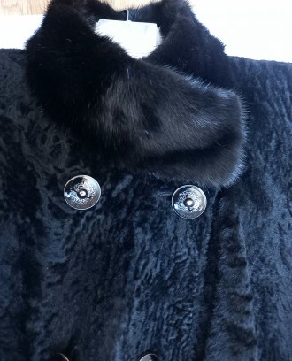 Натуральное меховое пальто Glabor , черного цвета из каракуля  - с витком больши. . фото 9
