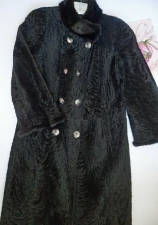 Натуральное меховое пальто Glabor , черного цвета из каракуля  - с витком больши. . фото 10