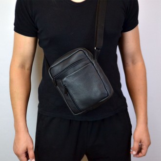 Представляємо вам нашу чоловічу шкіряну сумку з натуральної шкіри флотар в чорно. . фото 7