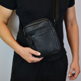 Представляємо вам нашу чоловічу шкіряну сумку з натуральної шкіри флотар в чорно. . фото 8