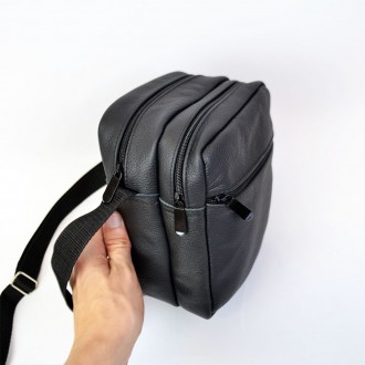 Ця елегантна сумка месенджер виготовлена з високоякісної натуральної шкіри флота. . фото 8