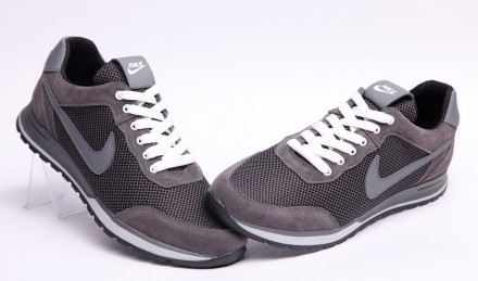 Кросівки чоловічі літні Nike замша-сітка
Чоловічі кросівки Nike замша-сітка
Вико. . фото 10