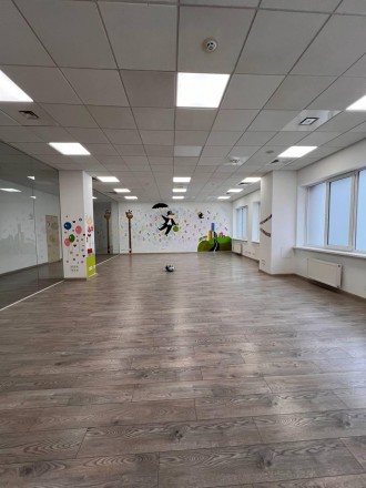 Аренда просторного офиса в центре Киева в Бизнес Центре класса " В " по адресу у. Подол. фото 4