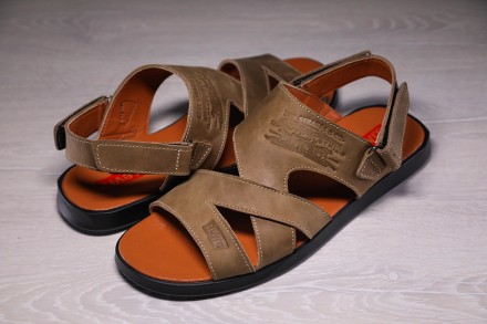 Мужские кожаные сандалии-шлепанцы Levis Olive
Характеристика товара:
Вид обуви: . . фото 8