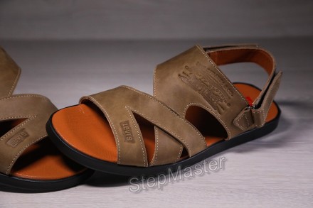 Мужские кожаные сандалии-шлепанцы Levis Olive
Характеристика товара:
Вид обуви: . . фото 10