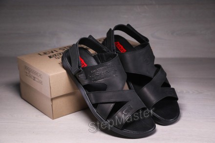 Мужские кожаные сандалии-шлепанцы Levis Black
Характеристика товара:
Вид обуви: . . фото 9