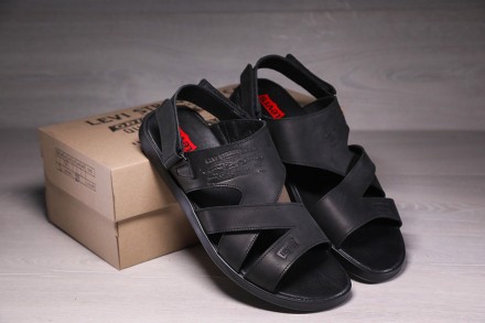 Мужские кожаные сандалии-шлепанцы Levis Black
Характеристика товара:
Вид обуви: . . фото 5