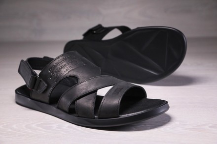 Мужские кожаные сандалии-шлепанцы Levis Black
Характеристика товара:
Вид обуви: . . фото 10