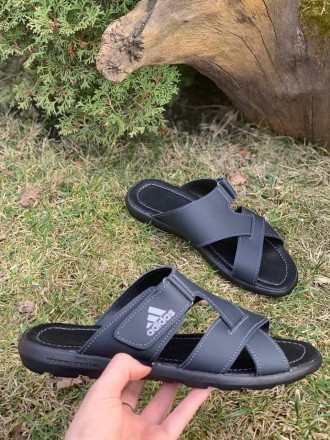 Шльопанці Adidas — ідеальне взуття для щоденних прогулянок у спекотні літні дні.. . фото 2