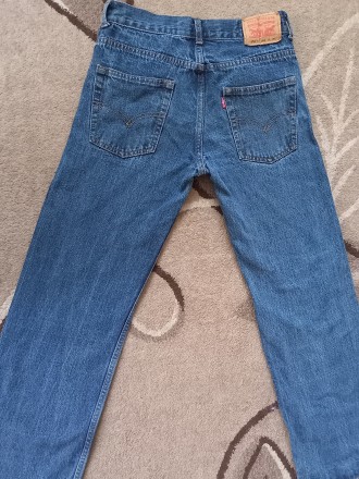 Продам підліткові джинси Levi's б/у в доволі хорошому стані (8-10 років).
. . фото 3