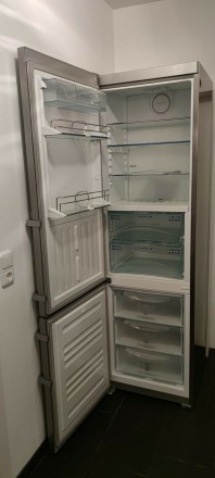 Холодильник Liebherr No frost. Суха заморозка непотрібно розморожувати. LED дисп. . фото 4