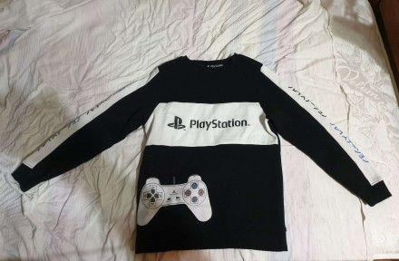 Продам свитер с принтом Playstation проверяю редко лучше звоните. . фото 2